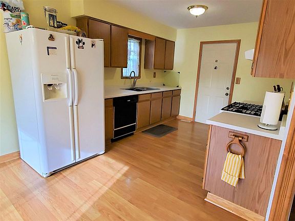 3rd image of 2725 Bluffside Dr
