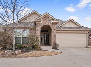 713 Christian Ln, Yukon, OK 73099