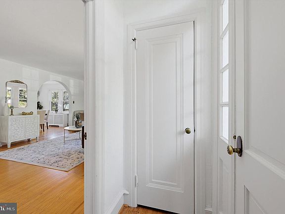 4th image of 336 Richland Ave