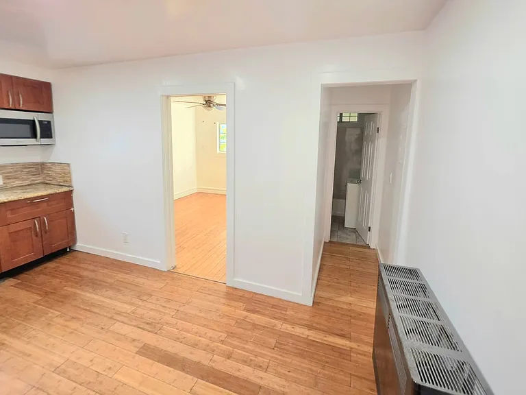 1361 W Vernon Ave #1 — Photo 5
