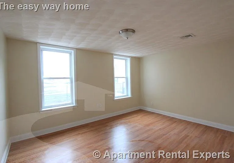 4 Douglass St #2 — Photo 9