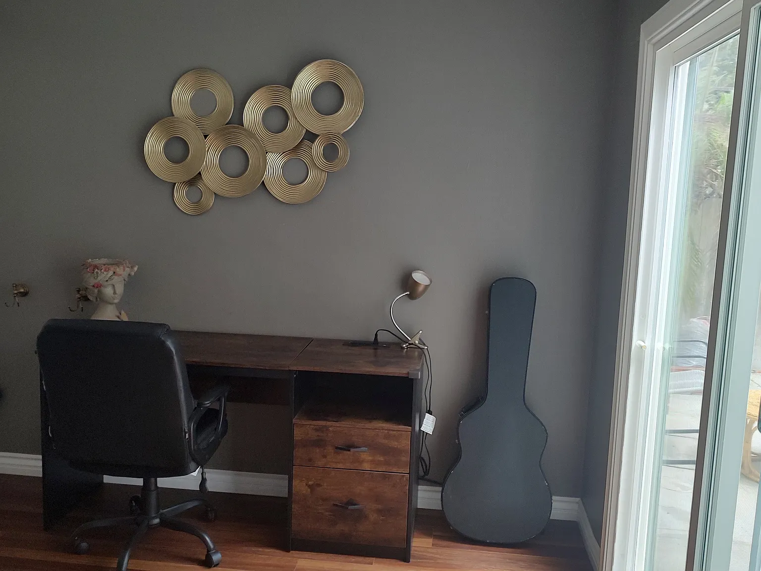 4 bed, 2.5 bath, 1400 sqft, $4,350 — Photo 3
