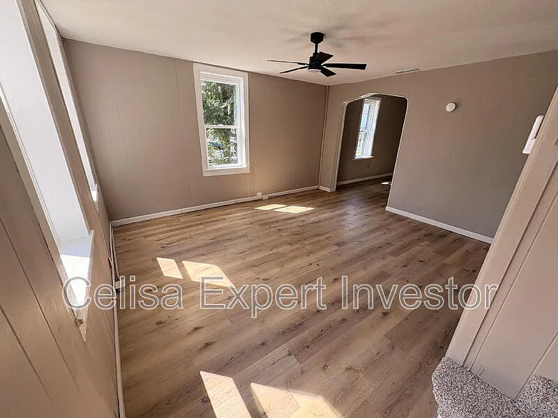 2 bed, 1.0 bath, 1284 sqft, $1,175 — Photo 2