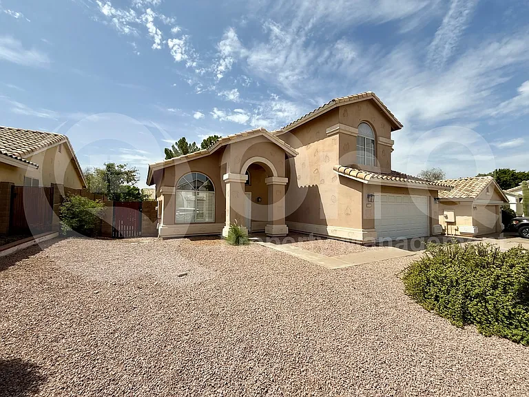 6321 E Roland St — Photo 3