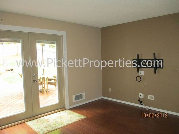 3rd image of 3684 NE Liverpool Dr