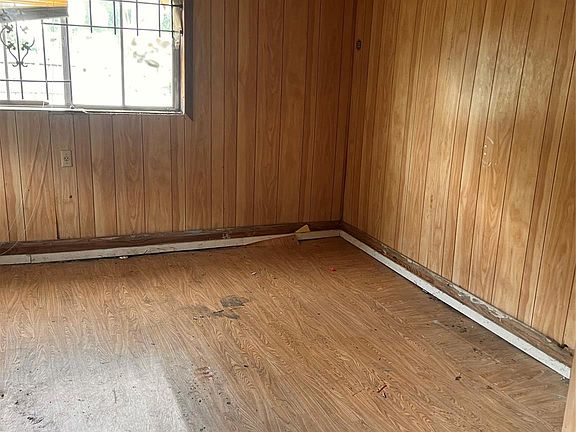 2nd image of 3103 Altoona St