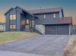 7 Glenville Dr, Rochester, NY 14606