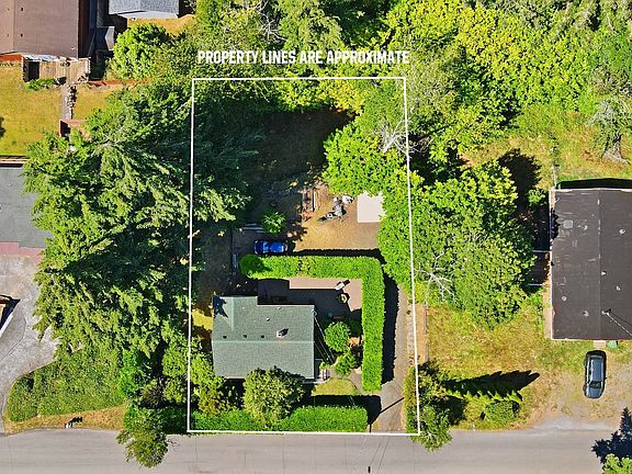2nd image of 1302 California Ave
