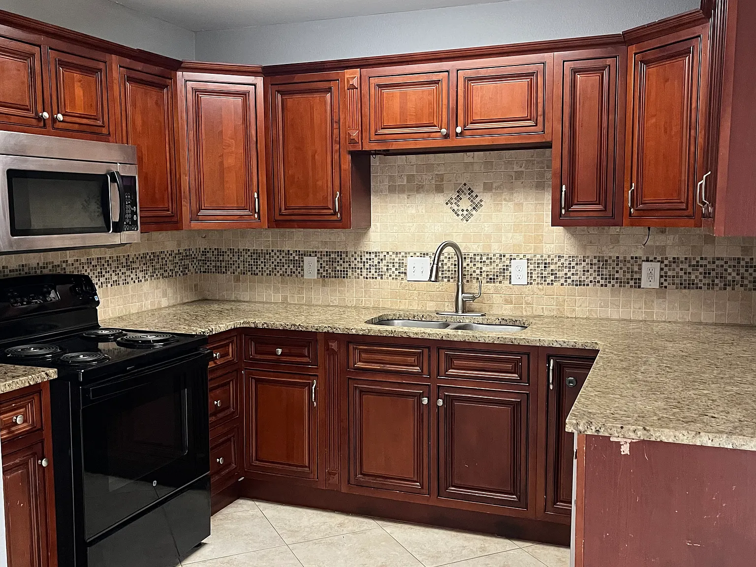 3 bed, 2.5 bath, 1100 sqft, $2,000 — Photo 3