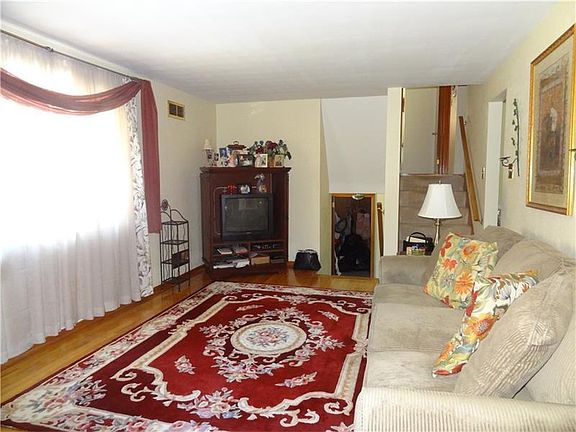 4th image of 140 Macek Dr