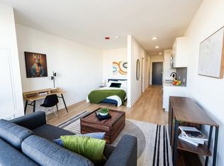 Aberdeen Crossing, Chicago, IL 60642