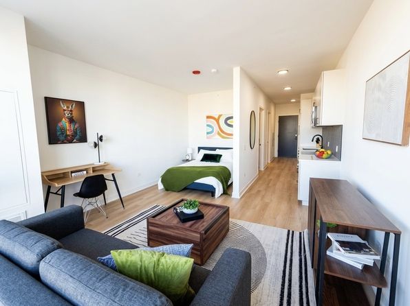 1100 W Grand Ave #517