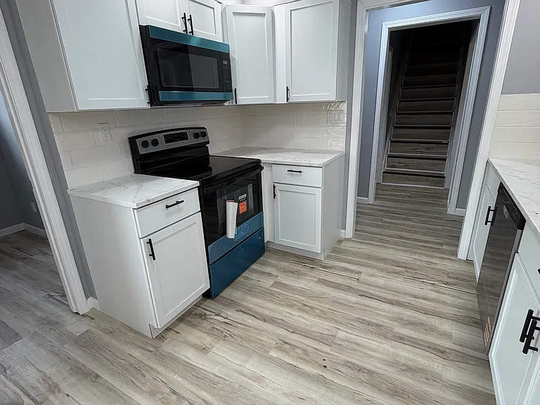824 S Washington St — Photo 6