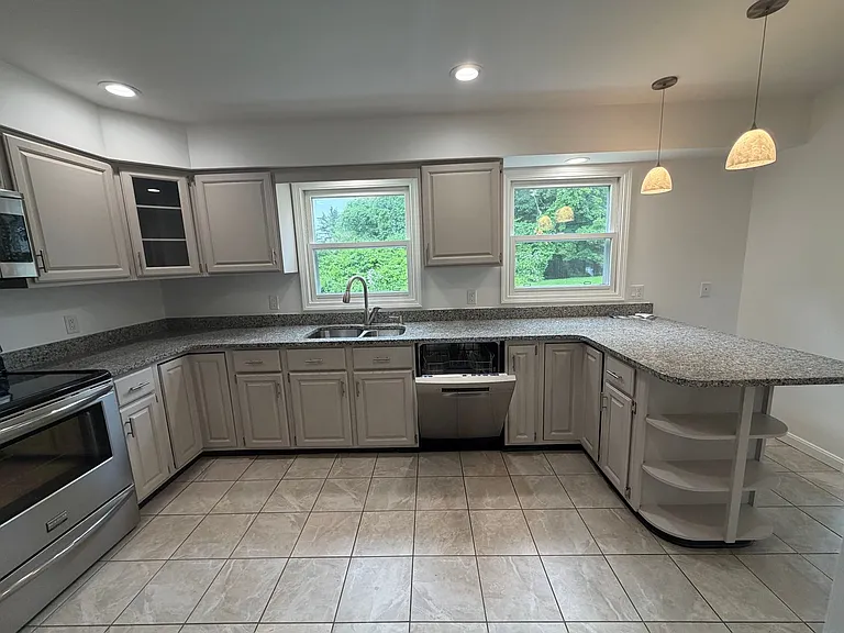 8 Applewood Ln — Photo 8