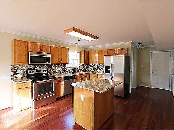 2nd image of 3603 Fairfax Dr