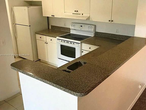 3rd image of 13820 NE 3rd Ct APT 307
