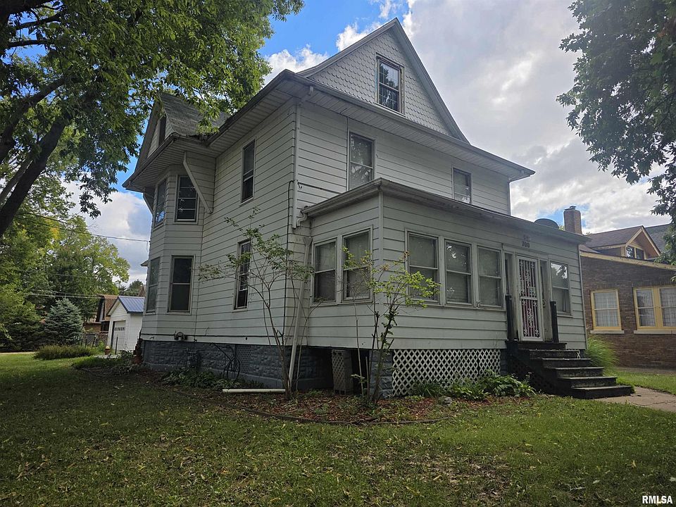 1st image of 700 S 8th St