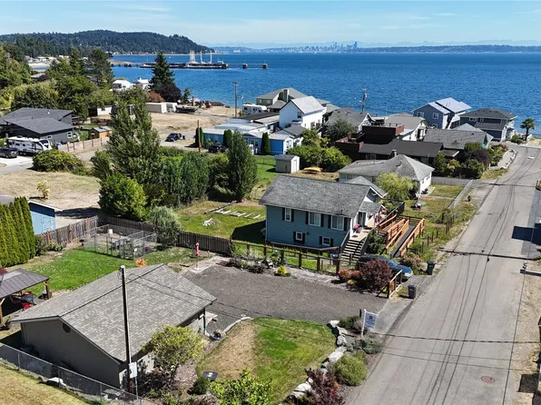 8198 E Daniels Loop, Port Orchard, WA 98366