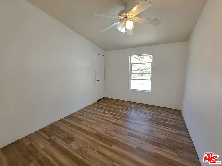 25120 Charina Ln — Photo 5