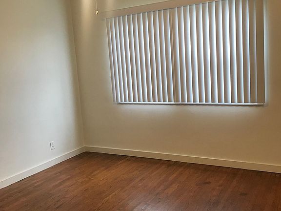 2nd image of 5605 N Beck Ave #5605