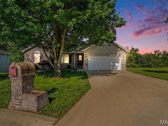 2nd image of 5 Alexandria Ln