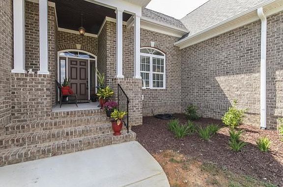 3rd image of 2905 Mattie Florence Dr