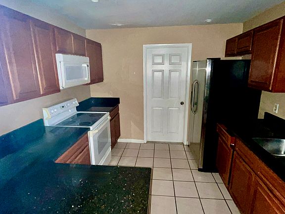 3rd image of 5453 Marvell Ave