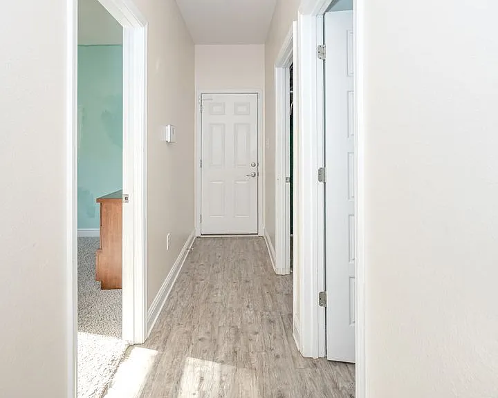 1013 Silverbell Cv — Photo 33