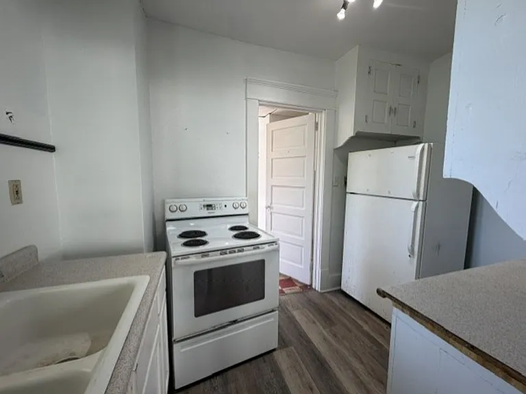 1518 Woodland Ave NW — Photo 7