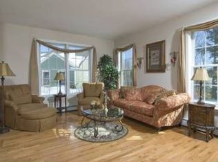 1 Kingfisher Dr, Topsham, ME 04086