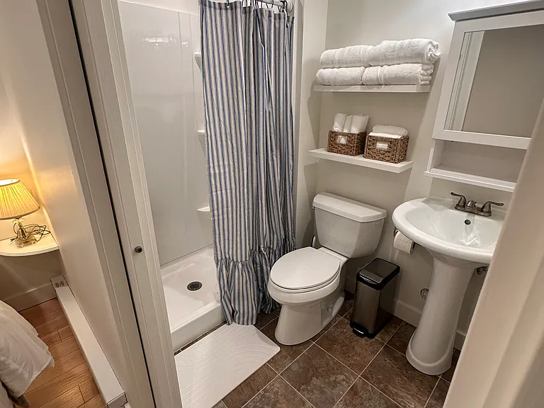 1624 Glacier Ave #B — Photo 14