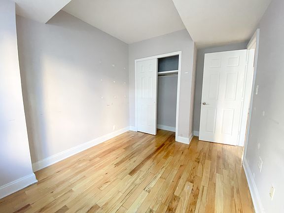 3rd image of 305 E 47th St #15K