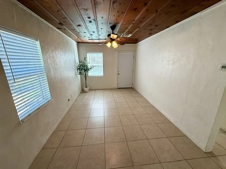 925 E Turney Ave — Photo 28