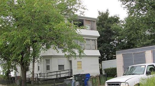 Building Photo 4