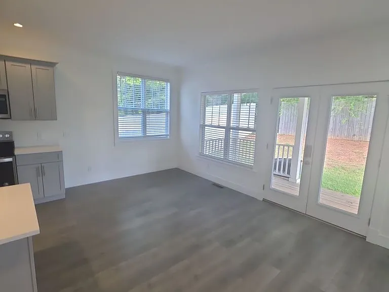 409 Juniper Dr — Photo 6