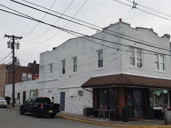 17 Summer St, Lodi, NJ 07644