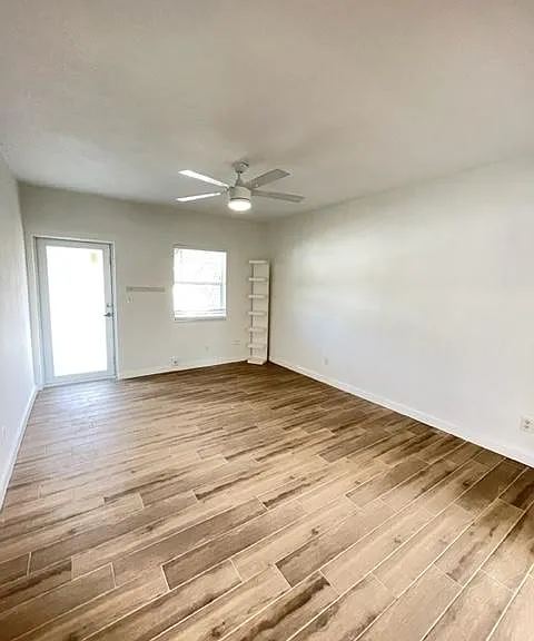 1264 NE 111th St #3 — Photo 15