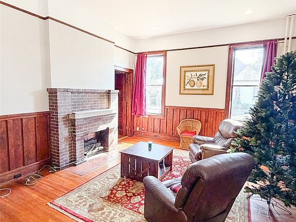 2nd image of 704 Mabry St