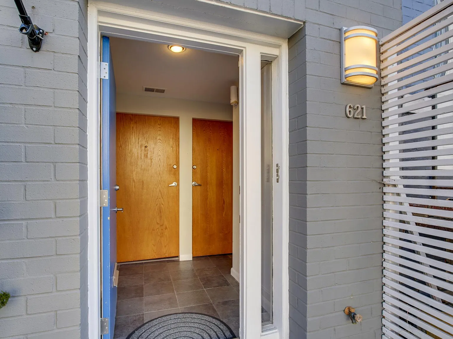 621 C St NE — Photo 3