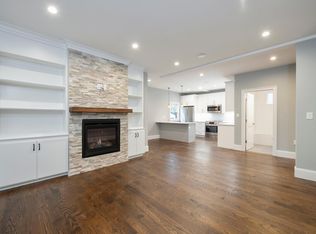 923 E 4th St, Boston, MA 02127