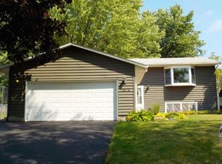 2475 Shryer Ave E, North Saint Paul, MN 55109