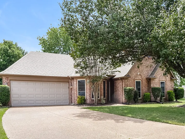5847 Wendover Cv — Photo 1