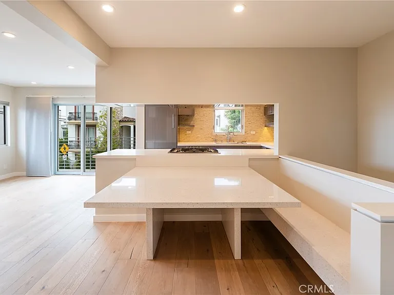 420 28th St — Photo 13