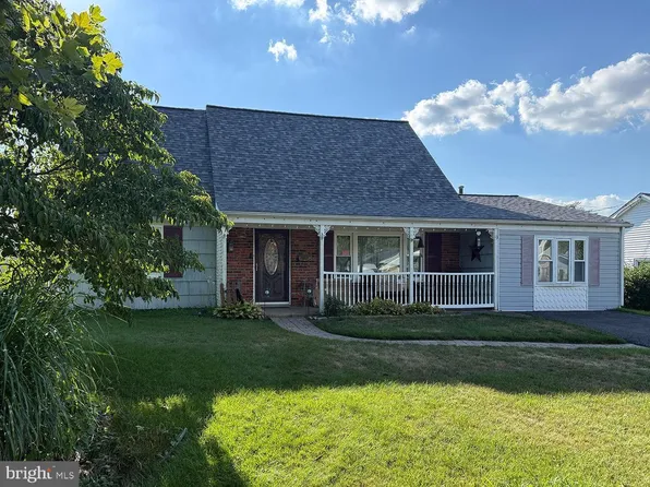 13 Gallery Ln, Willingboro, NJ 08046