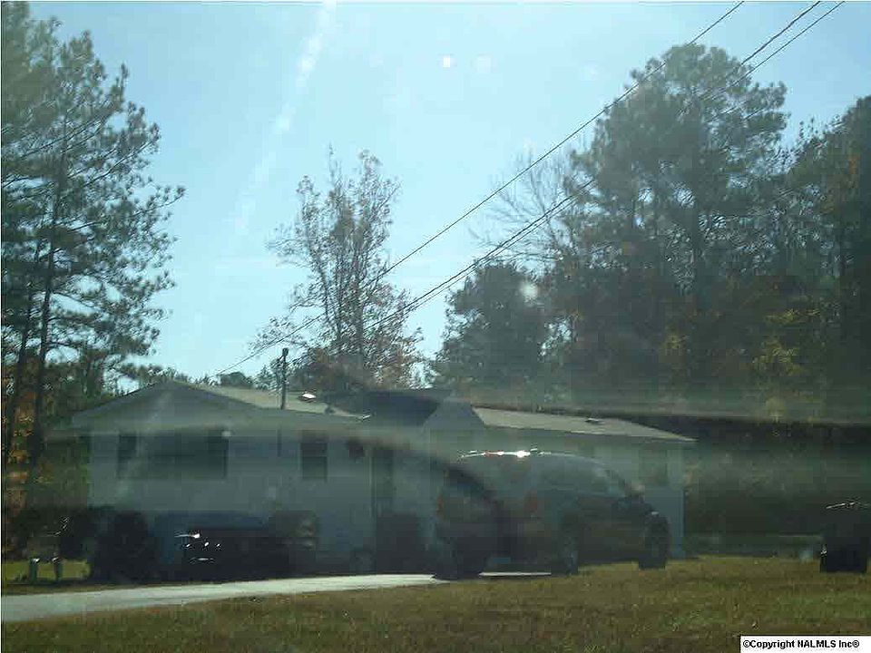 2nd image of 228 Russell St