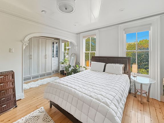 5th image of 273 7th St #2