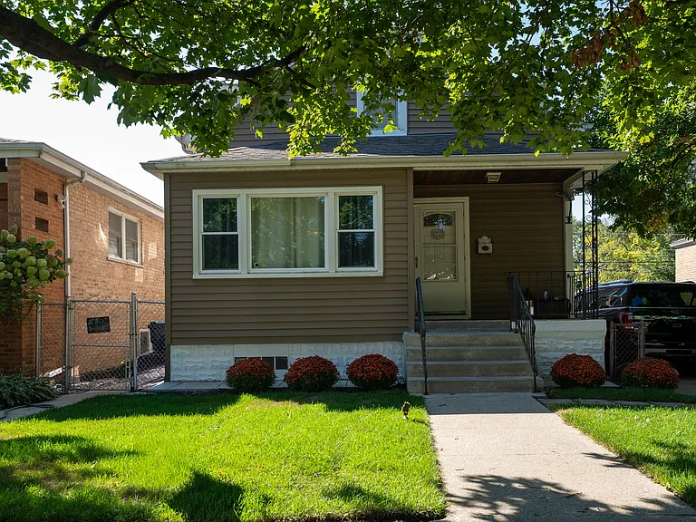 2711 W 98th Pl — Photo 12