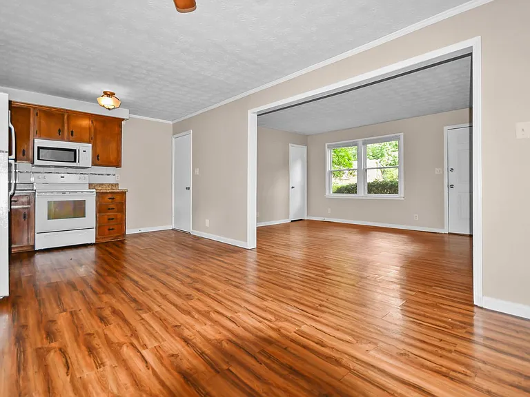 706 Kingsbury Rd — Photo 5