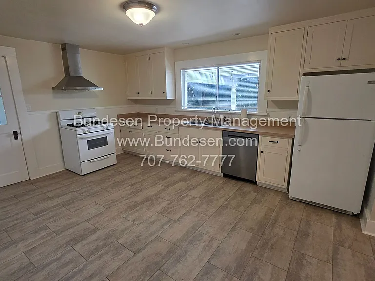 340 Church St — Photo 13