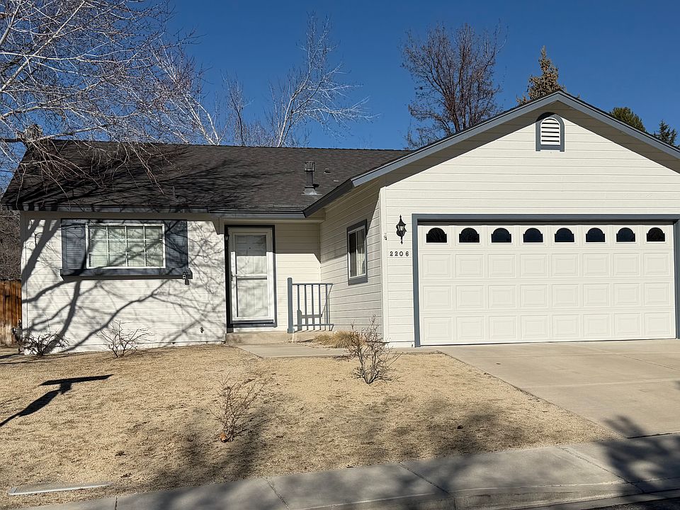 1st image of 2206 Desert Cove Ct